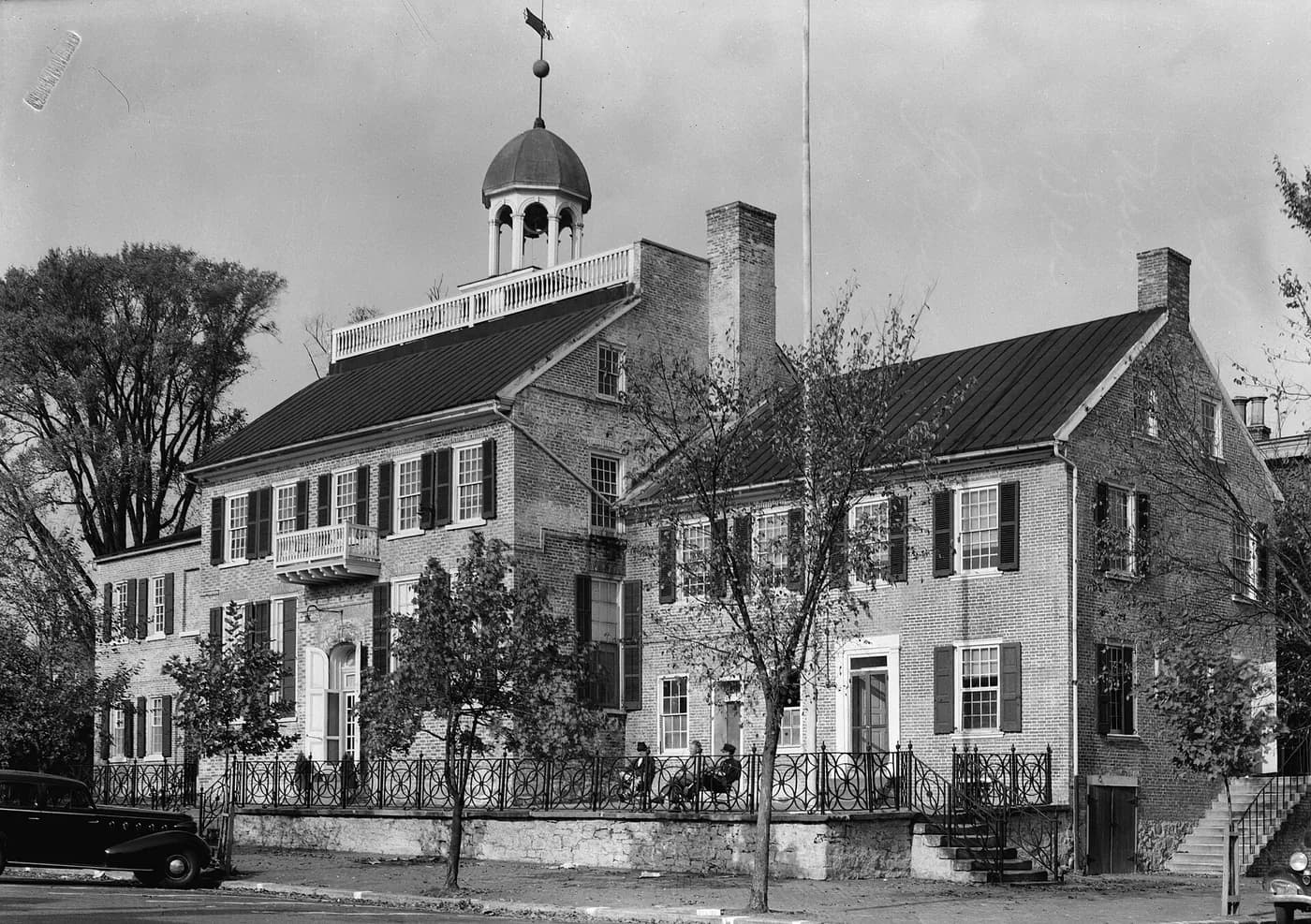 The Old New Castle Court House in New Castle, Delaware (historic photograph)
